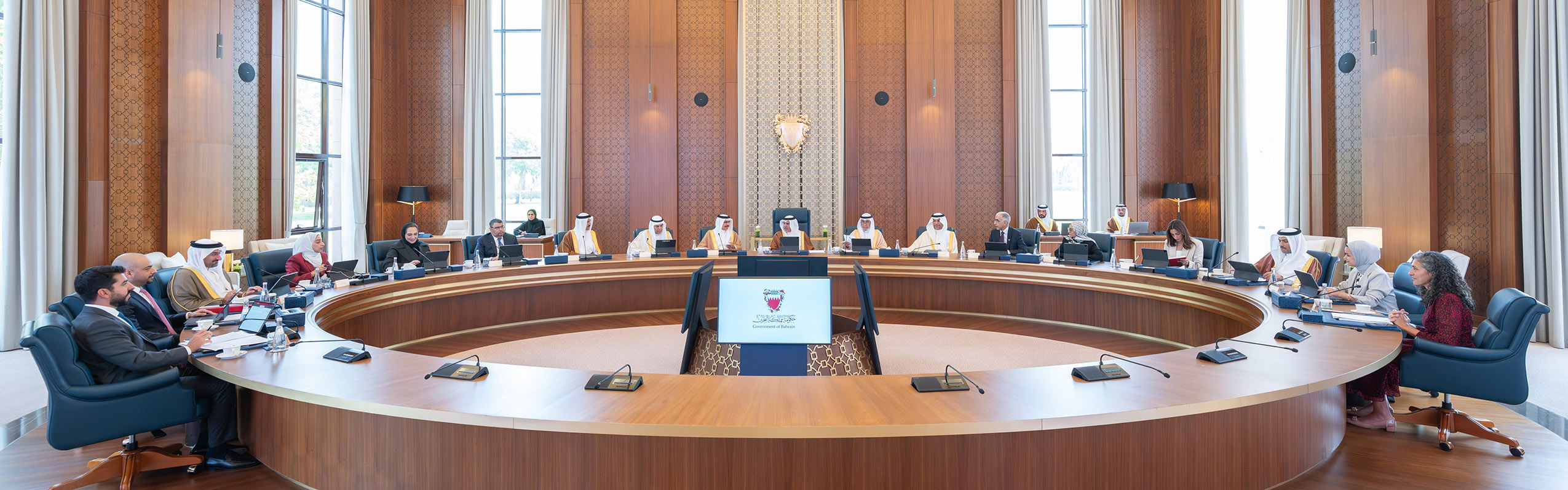 سمو ولي العهد رئيس مجلس الوزراء يترأس الاجتماع الاعتيادي الأسبوعي لمجلس الوزراء